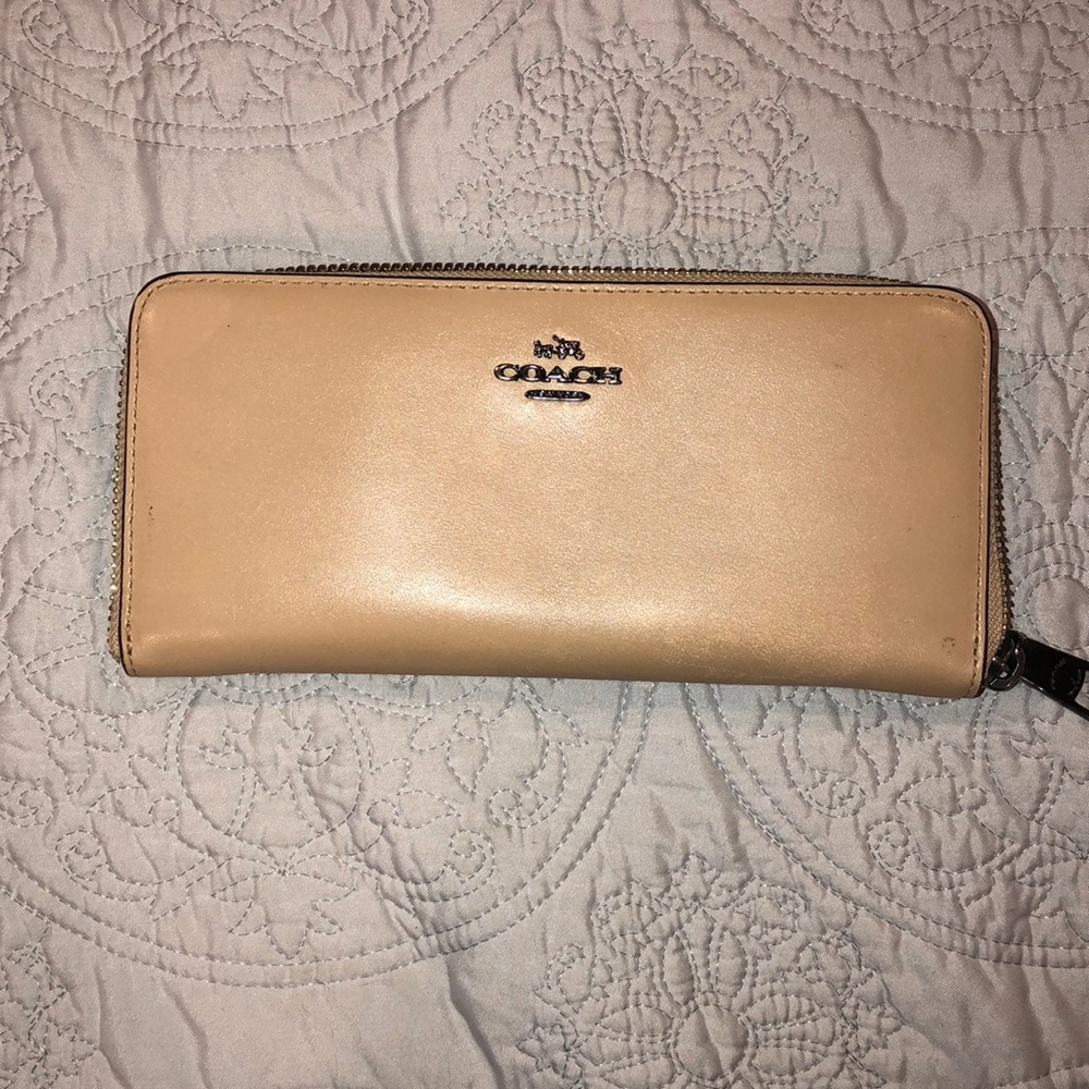 Nude COACH wallet